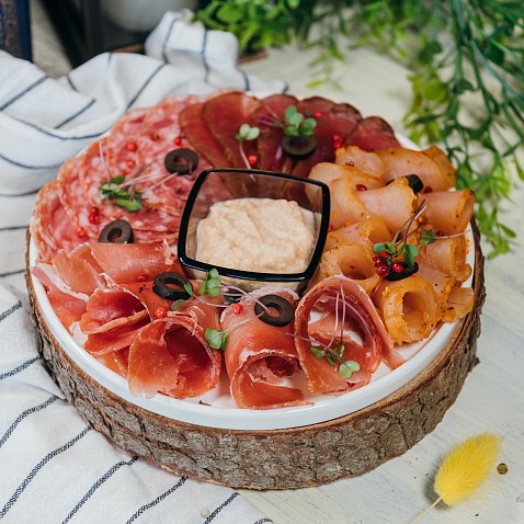 Мясная тарелка