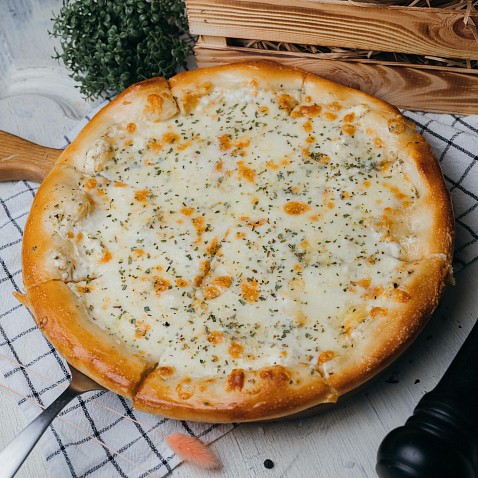 Сырная пицца